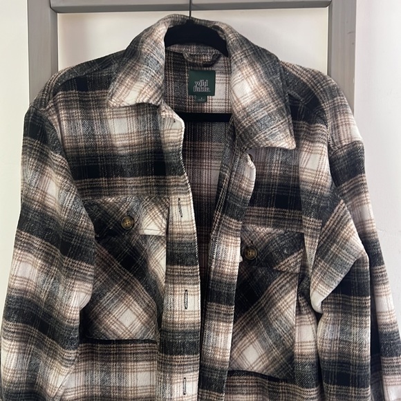 Shacket - Picture 2 of 3